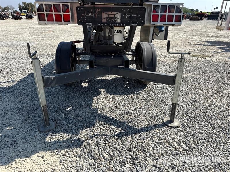 Paus Easy 18 WH-M Towable Lift Pótkocsira szerelt emelők és állványok
