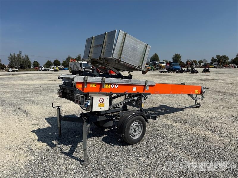 Paus Easy 18 WH-M Towable Lift Pótkocsira szerelt emelők és állványok