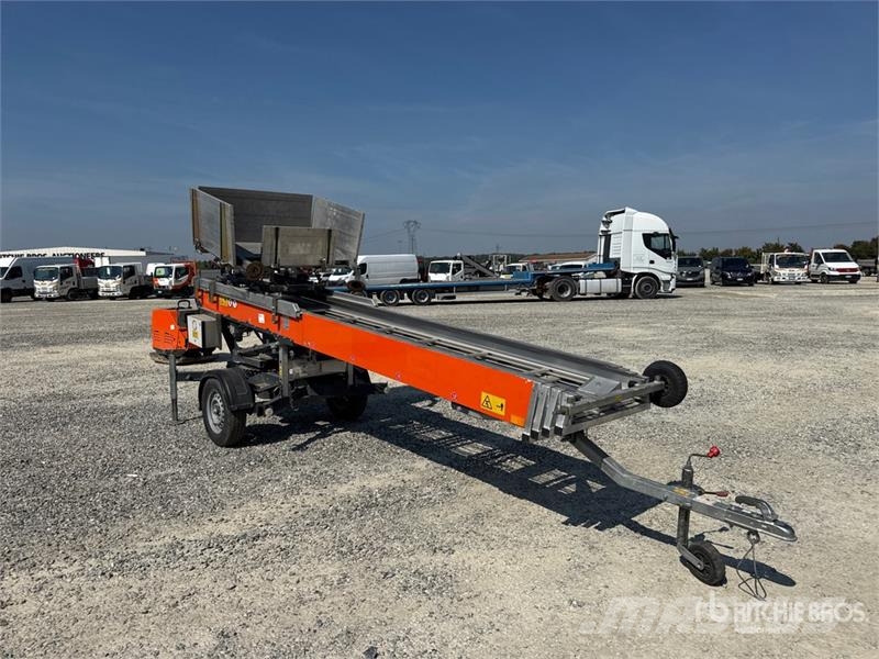 Paus Easy 18 WH-M Towable Lift Pótkocsira szerelt emelők és állványok