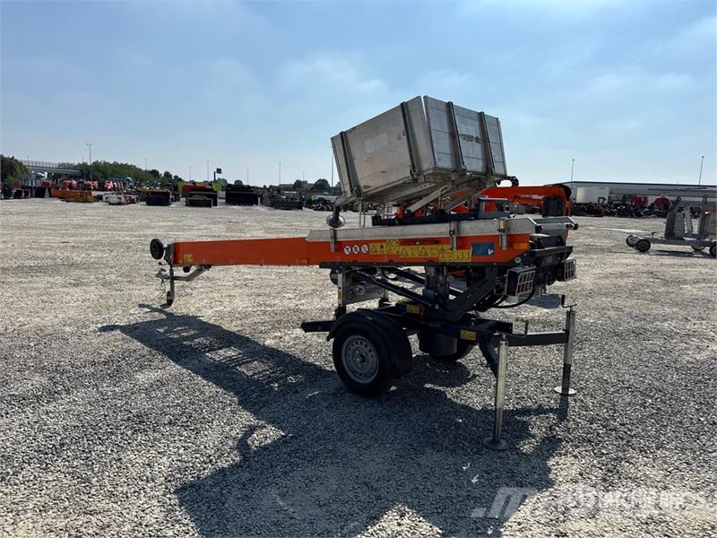 Paus Easy 18 WH-M Towable Lift Pótkocsira szerelt emelők és állványok