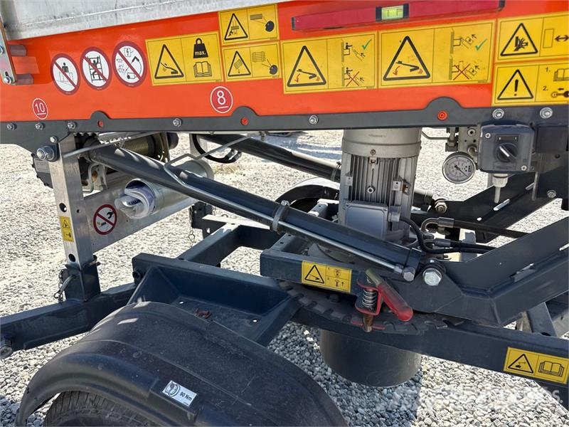 Paus Easy 18 WH-M Towable Lift Pótkocsira szerelt emelők és állványok