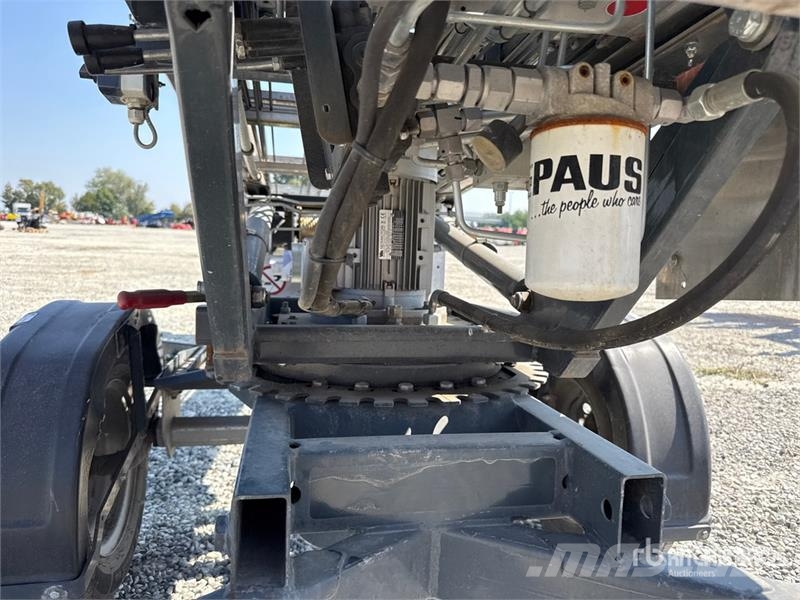 Paus Easy 18 WH-M Towable Lift Pótkocsira szerelt emelők és állványok