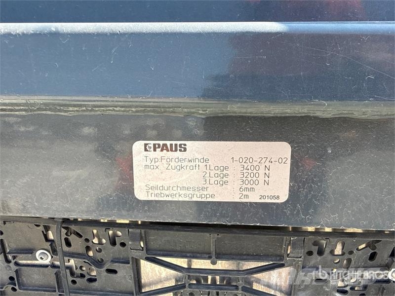 Paus Easy 18 WH-M Towable Lift Pótkocsira szerelt emelők és állványok