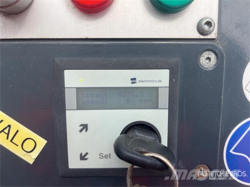 Paus PTK31 Towable Lift Vlečne dvižne ploščadi