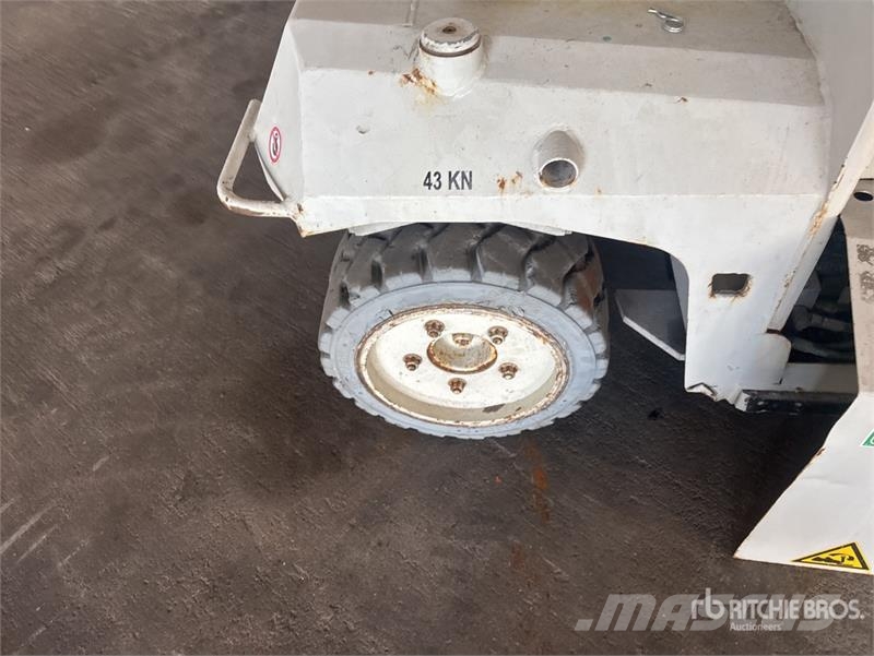 PB S171-16E Electric Scissor Lift Škarjaste dvižne ploščadi