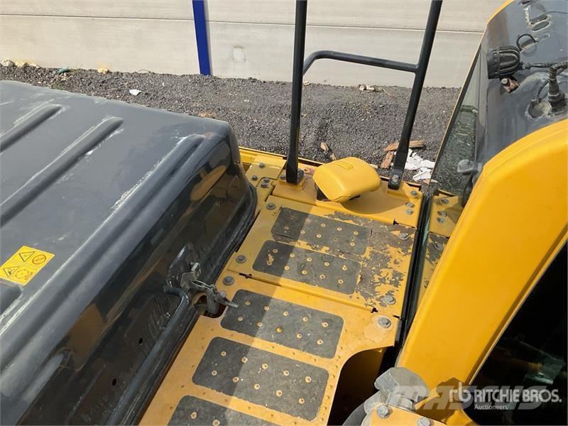 PC240NLC-11E0 Tracked Excavator Excavadoras de cadenas