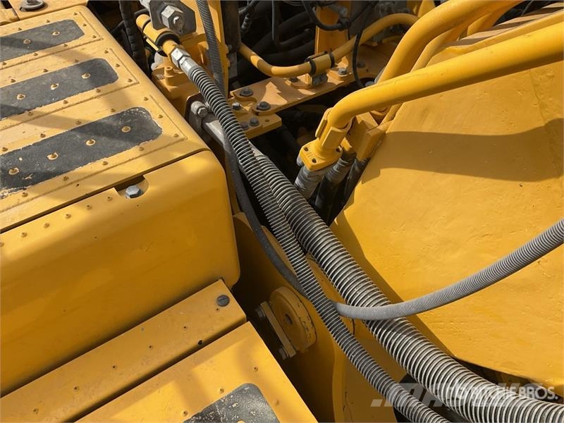 PC240NLC-11E0 Tracked Excavator Excavadoras de cadenas