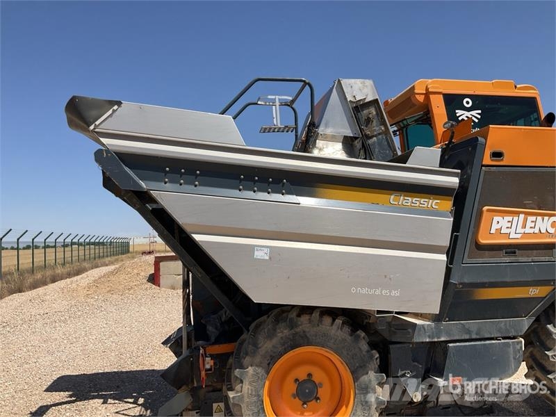 Pellenc 4340 Grape Harvester Vendemmiatrici
