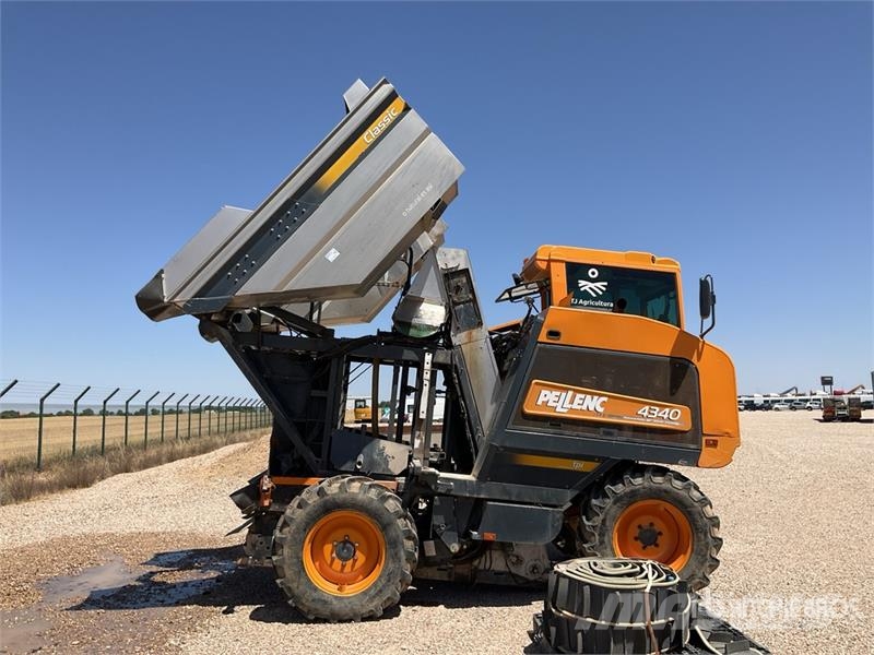 Pellenc 4340 Grape Harvester Vendemmiatrici
