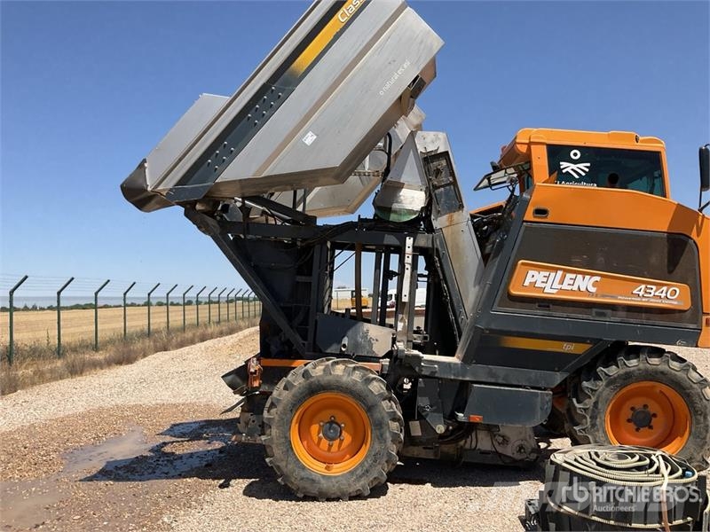 Pellenc 4340 Grape Harvester Vendemmiatrici