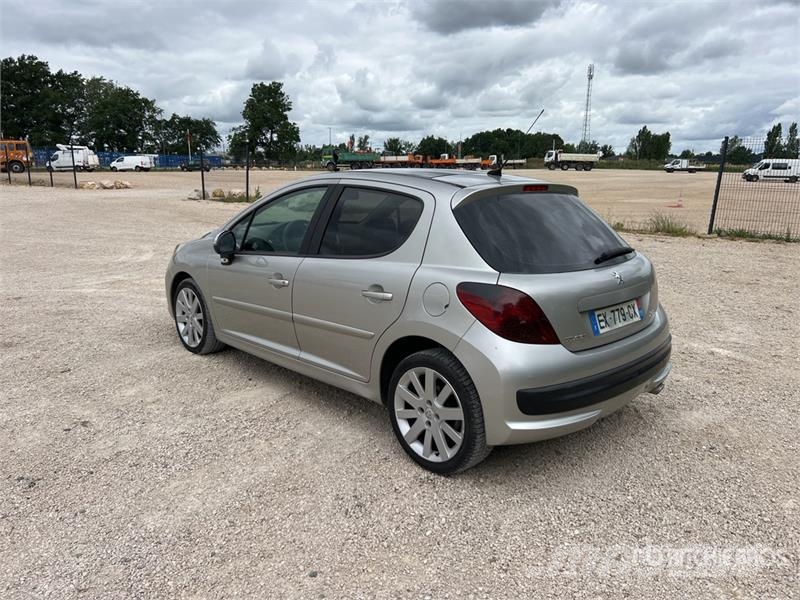 Peugeot 207 Автомобілі