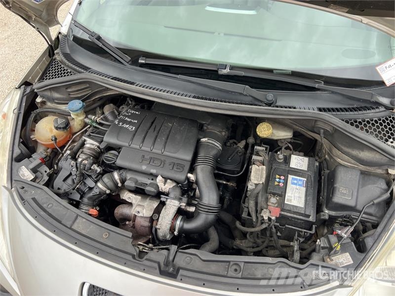 Peugeot 207 Автомобілі