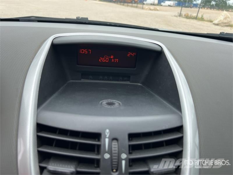 Peugeot 207 Автомобілі