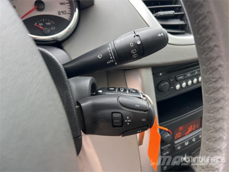 Peugeot 207 Автомобілі
