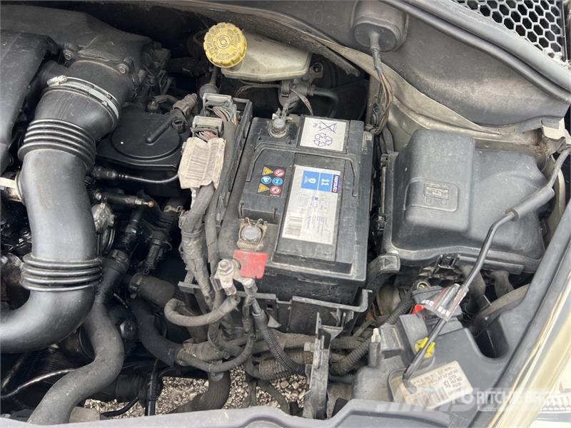 Peugeot 207 Автомобілі