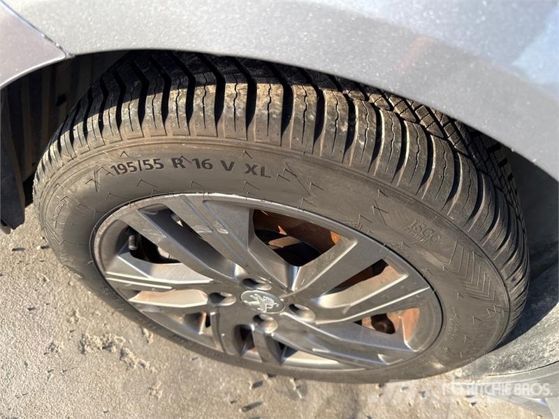 Peugeot 208 Automobile (Inoperable) Коли