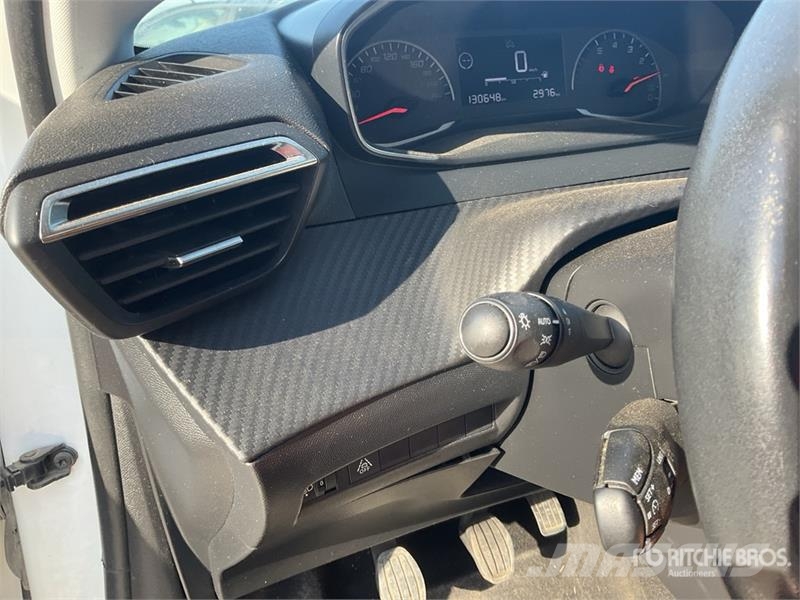 Peugeot 208 Automobile Auto's