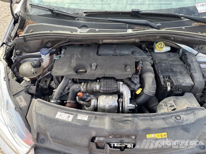 Peugeot 208 HDi Motricité Renforcée Vehicule Utilitaire Ca Dostavna vozila / kombiji