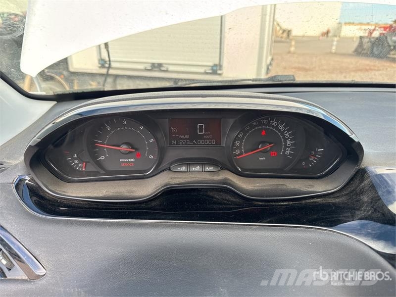 Peugeot 208 HDi Motricité Renforcée Vehicule Utilitaire Ca Dostavna vozila / kombiji