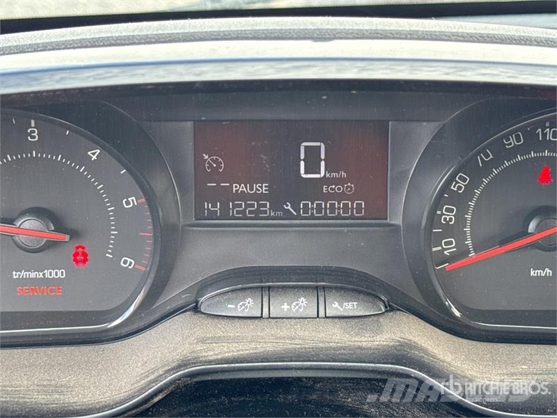Peugeot 208 HDi Motricité Renforcée Vehicule Utilitaire Ca Dostavna vozila / kombiji