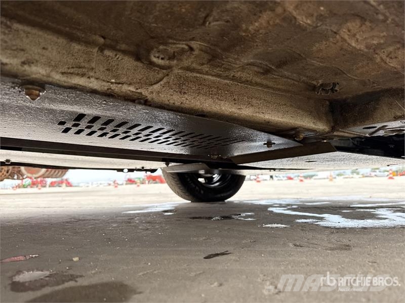 Peugeot 208 HDi Motricité Renforcée Vehicule Utilitaire Ca Furgonetas cerradas