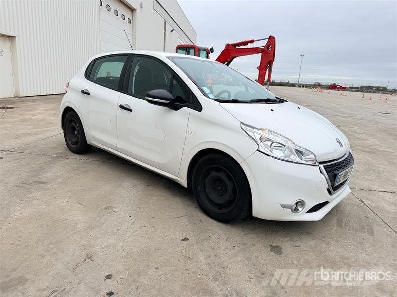Peugeot 208 Vehicule Utilitaire Cargo Van Panel vans
