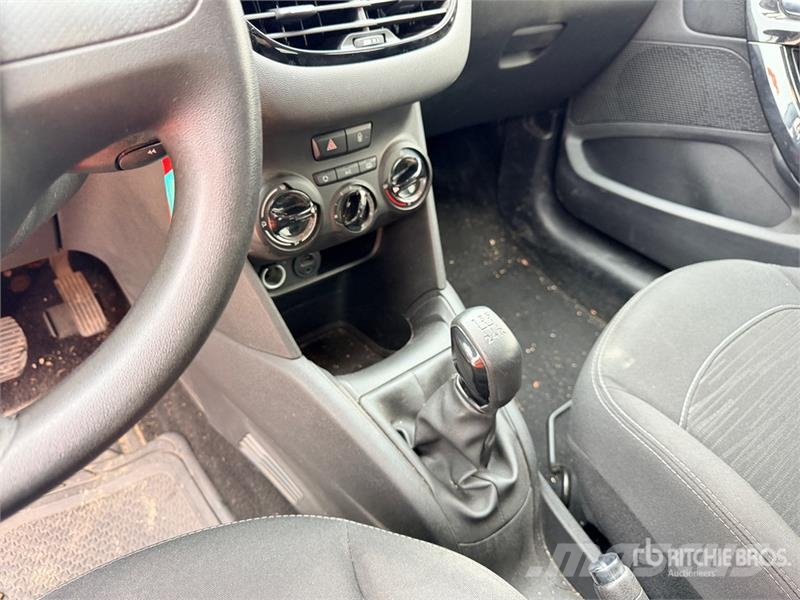 Peugeot 208 Vehicule Utilitaire Cargo Van Panel vans