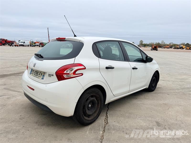 Peugeot 208 Vehicule Utilitaire Cargo Van Panel vans