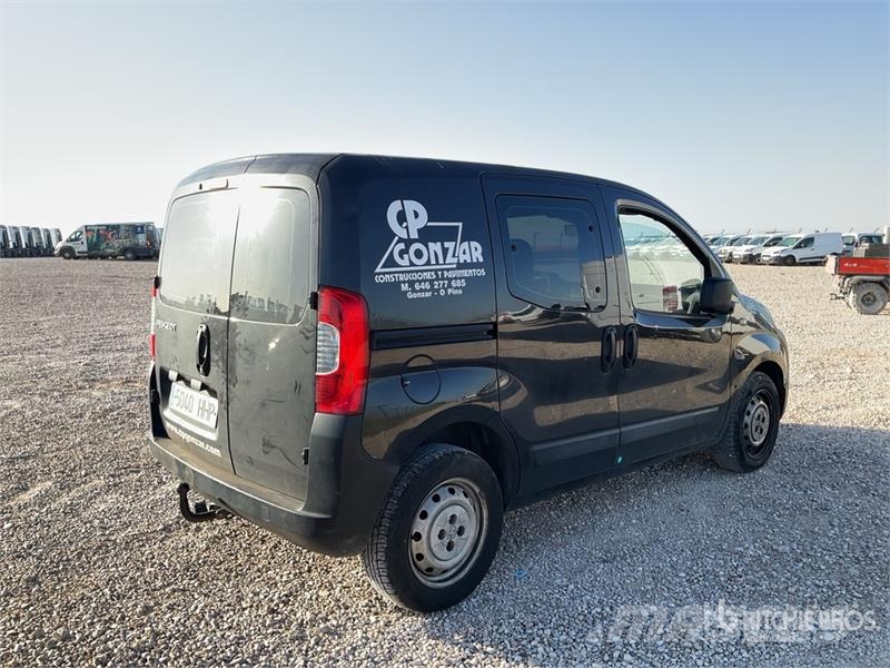 Peugeot Bip Basic STT HD 5 Passenger Van Furgões