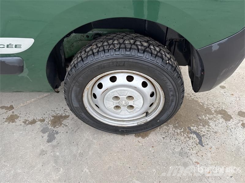 Peugeot Biper Motricité Renforcée Vehicule Utilitaire Carg Dodávky