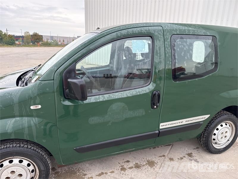 Peugeot Biper Motricité Renforcée Vehicule Utilitaire Carg Dodávky