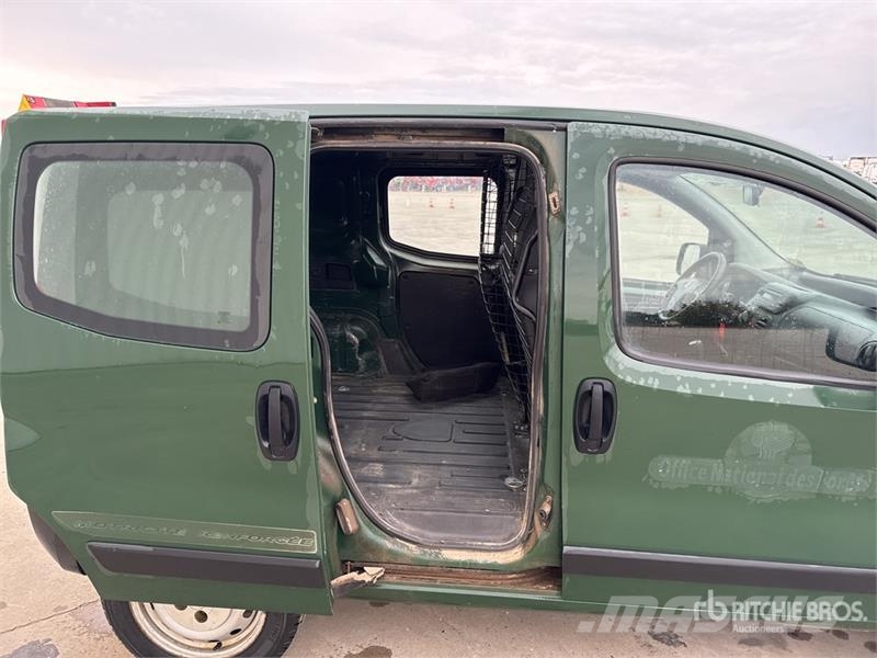 Peugeot Biper Motricité Renforcée Vehicule Utilitaire Carg Dodávky