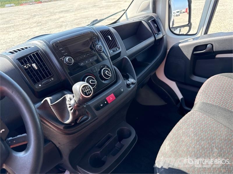 Peugeot Boxer 333 L1H1 2.2 BLUEHDI 140CV SeS Van Truck شاحنات ذات هيكل صندوقي