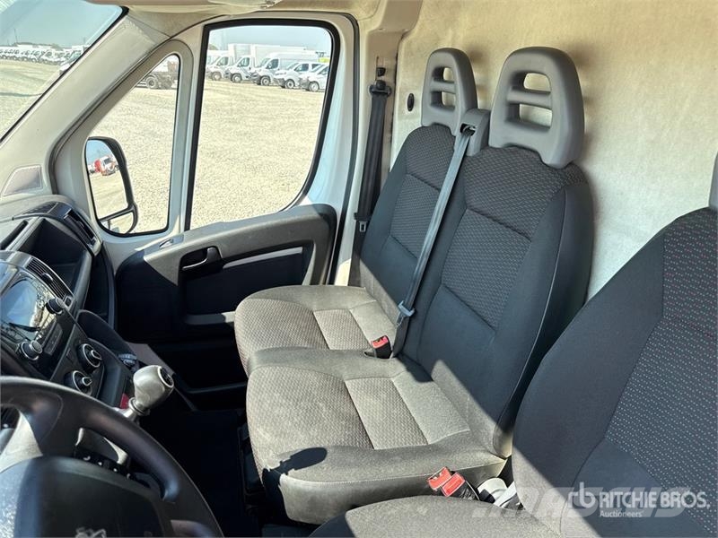 Peugeot Boxer 333 L1H1 2.2 BLUEHDI 140CV SeS Van Truck شاحنات ذات هيكل صندوقي