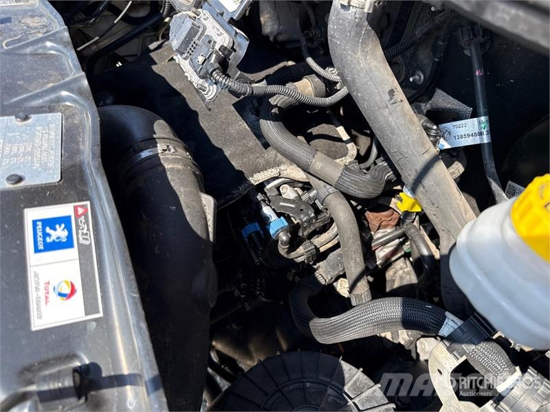 Peugeot Boxer 333 L1H1 2.2 BLUEHDI 140CV SeS Van Truck شاحنات ذات هيكل صندوقي