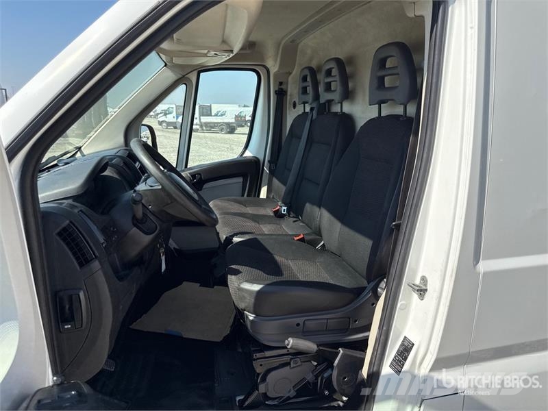 Peugeot Boxer 335 L2H2 2.0 BLUEHDI 130CV Van Truck شاحنات ذات هيكل صندوقي