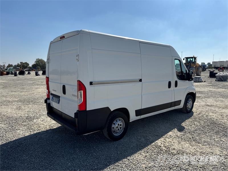 Peugeot Boxer 335 L2H2 2.0 BLUEHDI 130CV Van Truck شاحنات ذات هيكل صندوقي