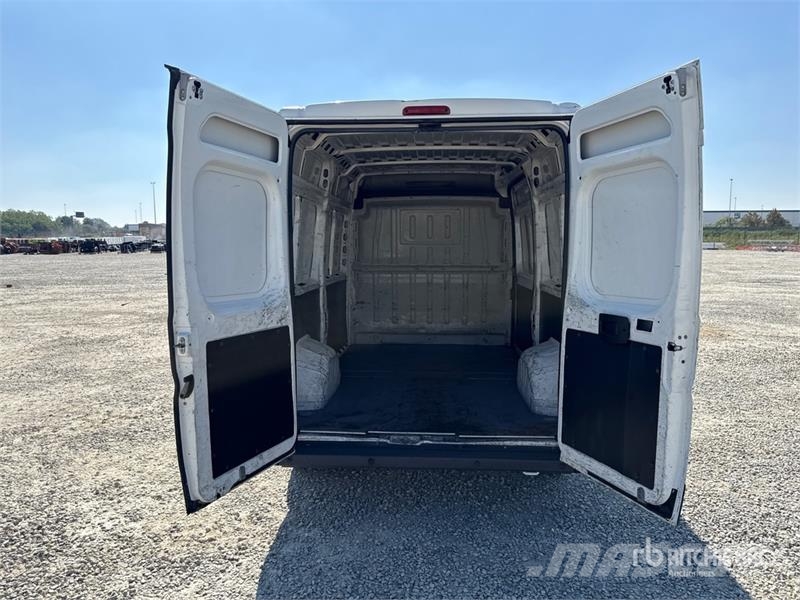 Peugeot Boxer 335 L2H2 2.0 BLUEHDI 130CV Van Truck شاحنات ذات هيكل صندوقي