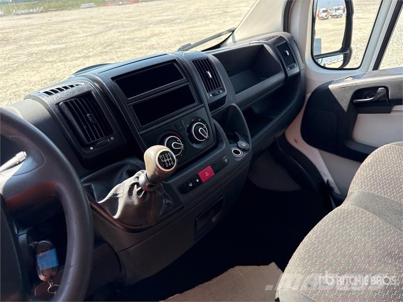 Peugeot Boxer 335 L2H2 2.0 BLUEHDI 130CV Van Truck شاحنات ذات هيكل صندوقي