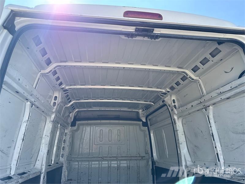 Peugeot Boxer 335 L2H2 2.0 BLUEHDI 130CV Van Truck شاحنات ذات هيكل صندوقي