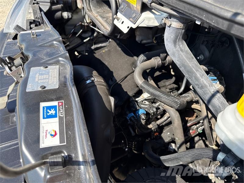 Peugeot Boxer 335 L2H2 2.0 BLUEHDI 130CV Van Truck شاحنات ذات هيكل صندوقي