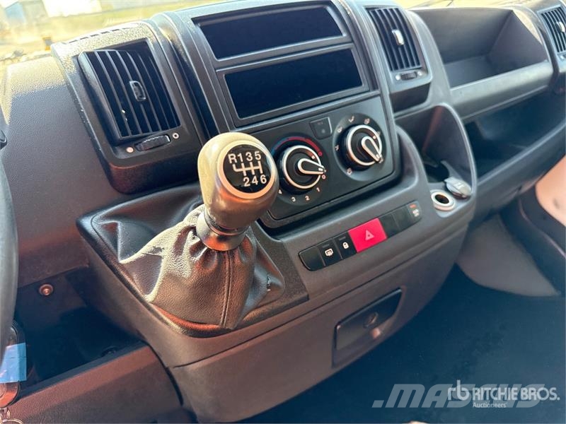 Peugeot Boxer 335 L2H2 2.0 BLUEHDI 130CV Van Truck شاحنات ذات هيكل صندوقي