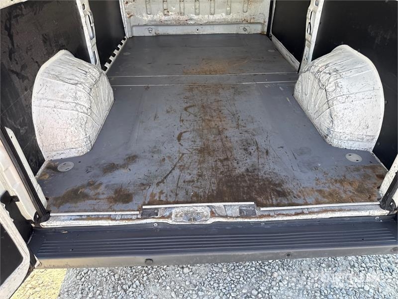 Peugeot Boxer 335 L2H2 2.0 BLUEHDI 130CV Van Truck شاحنات ذات هيكل صندوقي