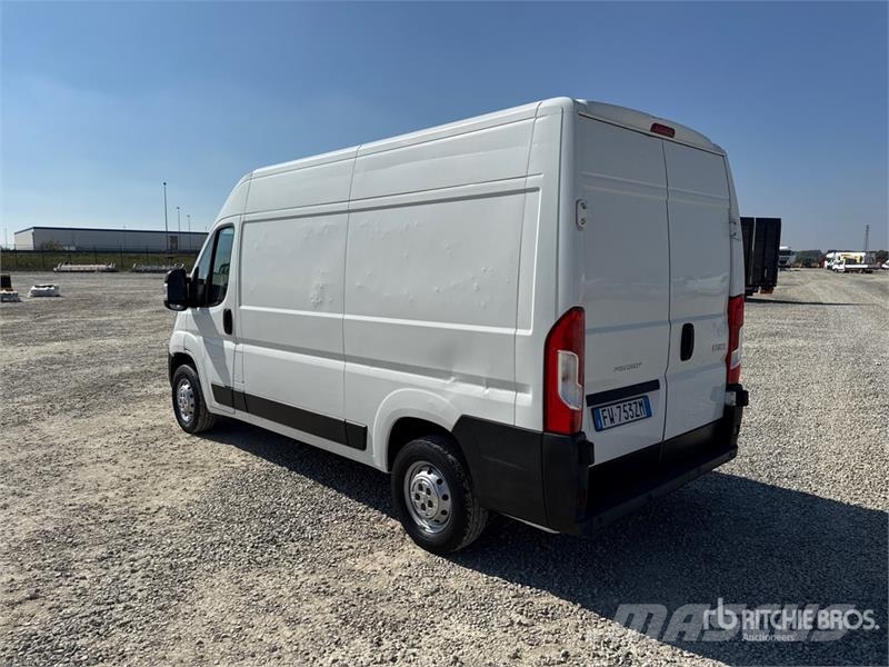Peugeot Boxer 335 L2H2 2.0 BLUEHDI 130CV Van Truck شاحنات ذات هيكل صندوقي