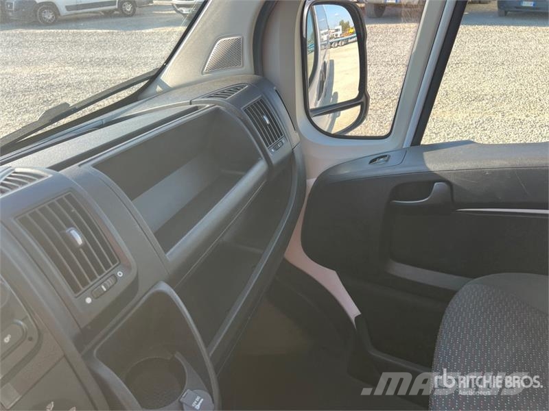 Peugeot Boxer 335 L3H2 2.2 BLUEHDI 140CV S&S Cargo Van Panel vans