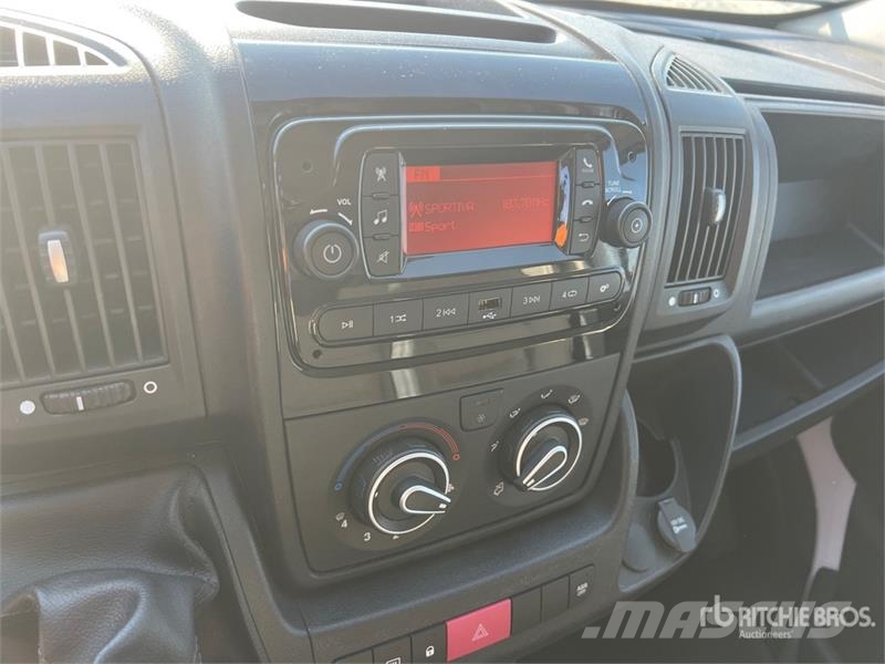 Peugeot Boxer 335 L3H2 2.2 BLUEHDI 140CV S&S Cargo Van Panel vans