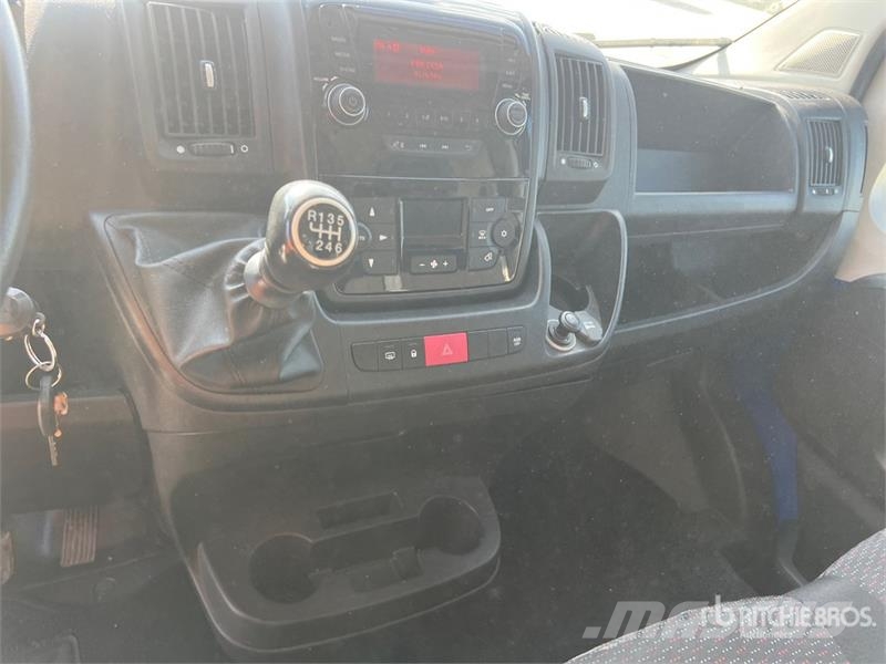 Peugeot Boxer 435 L2H2 2.2 BLUEHDI 140CV SeS Cargo Van Dostavna vozila / kombiji