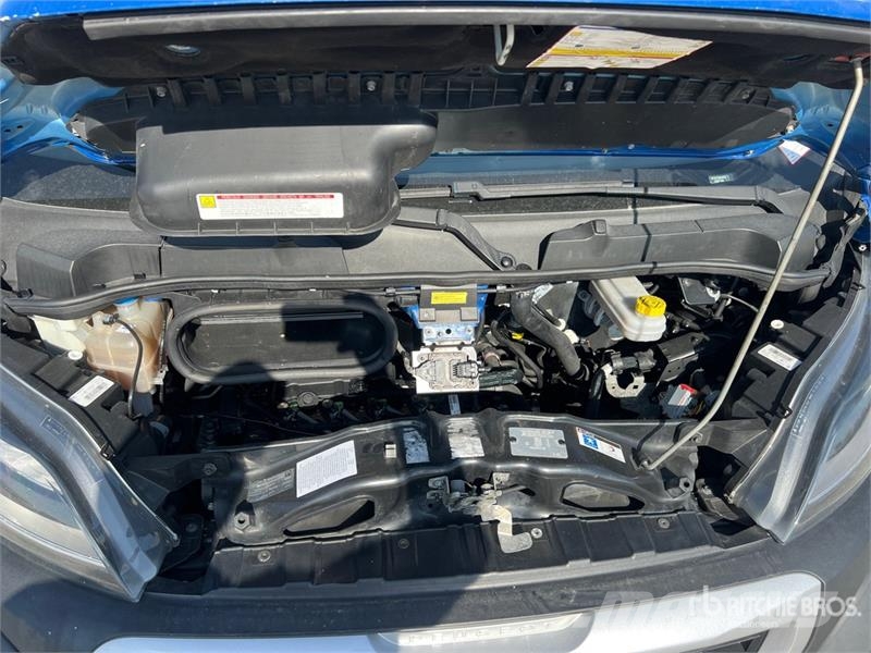 Peugeot Boxer 435 L2H2 2.2 BLUEHDI 140CV SeS Cargo Van Dostavna vozila / kombiji