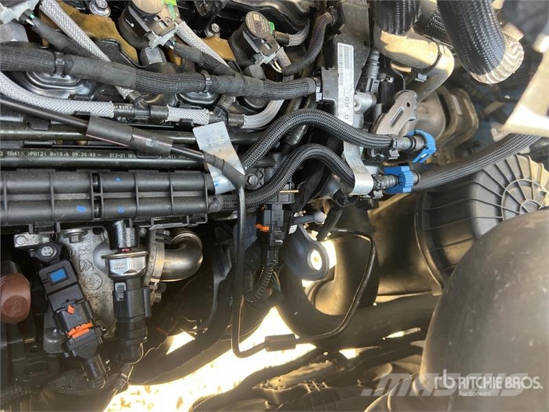 Peugeot Boxer 435 L2H2 2.2 BLUEHDI 140CV SeS Cargo Van Dostavna vozila / kombiji
