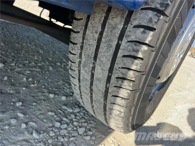 Peugeot Boxer 435 L2H2 2.2 BLUEHDI 140CV SeS Cargo Van Dostavna vozila / kombiji